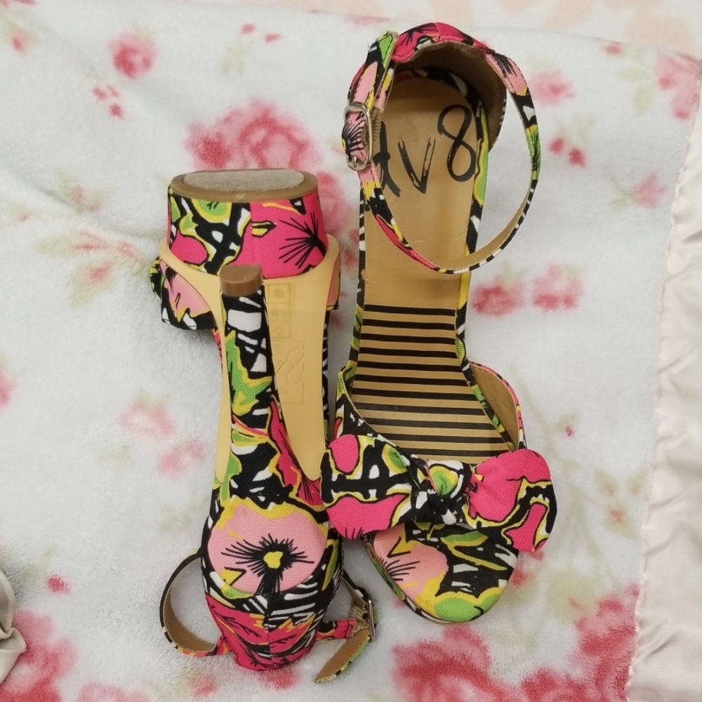 DV8 Heels